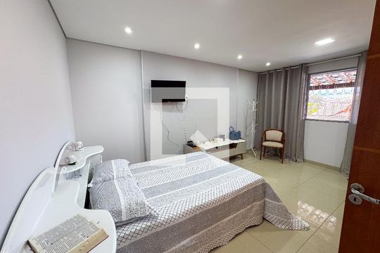 Quarto de casa à venda com 3 quartos, 250m² em Diamante (barreiro), Belo Horizonte