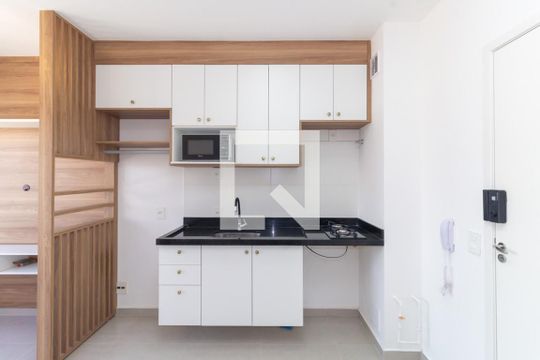 Cozinha de apartamento para alugar com 1 quarto, 29m² em Ipiranga, São Paulo