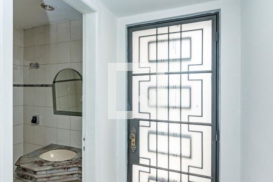Lavabo de casa para alugar com 4 quartos, 250m² em Padre Eustáquio, Belo Horizonte