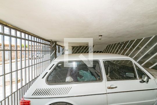 Garagem de casa à venda com 4 quartos, 250m² em Padre Eustáquio, Belo Horizonte