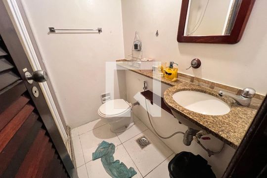 Área de Serviço - Banheiro de casa à venda com 4 quartos, 700m² em Freguesia (jacarepaguá), Rio de Janeiro