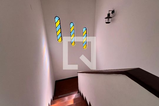 Escada de casa à venda com 4 quartos, 700m² em Freguesia (jacarepaguá), Rio de Janeiro