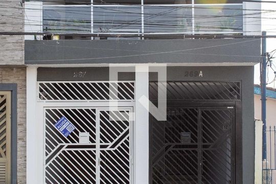 Fachada de casa para alugar com 2 quartos, 125m² em Conceição, Diadema