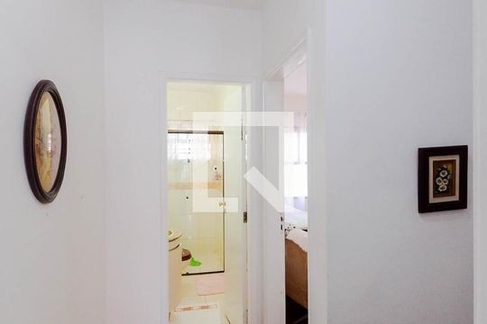 Corredor dos Dormitórios de casa à venda com 2 quartos, 100m² em Jardim Toscana, Guarulhos
