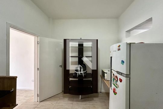 Sala de apartamento para alugar com 1 quarto, 55m² em Saúde, Rio de Janeiro