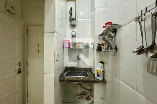 Cozinha de apartamento para alugar com 1 quarto, 55m² em Saúde, Rio de Janeiro