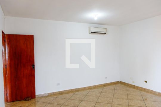 Quarto 1 de casa para alugar com 2 quartos, 120m² em Quitaúna, Osasco