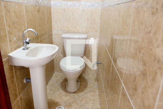 Lavabo de casa para alugar com 2 quartos, 120m² em Quitaúna, Osasco