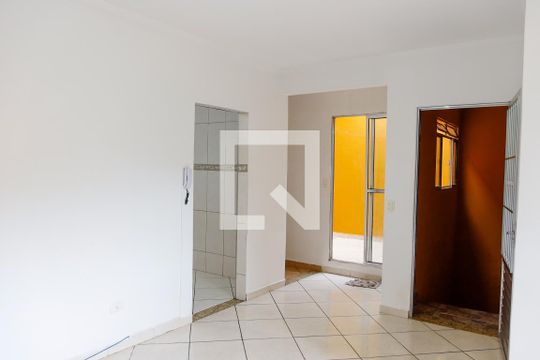 Sala de casa para alugar com 2 quartos, 120m² em Quitaúna, Osasco