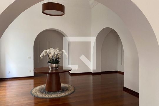 Área comum de apartamento à venda com 3 quartos, 267m² em Higienópolis, São Paulo