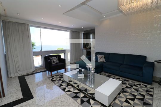 Sala de casa à venda com 3 quartos, 450m² em Jardim Guanabara, Rio de Janeiro