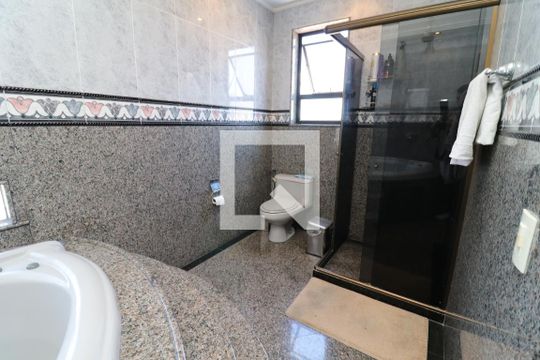 Banheiro da Suíte 2 de casa à venda com 3 quartos, 450m² em Jardim Guanabara, Rio de Janeiro