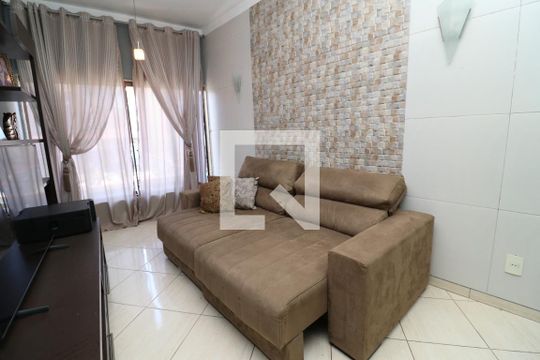 Sala 2 de casa à venda com 3 quartos, 450m² em Jardim Guanabara, Rio de Janeiro