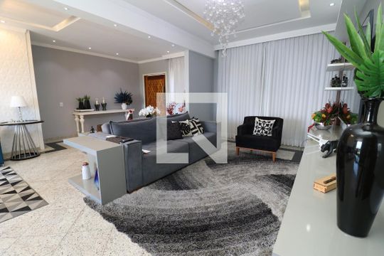 Casa à venda com 3 quartos, 450m² em Jardim Guanabara, Rio de Janeiro