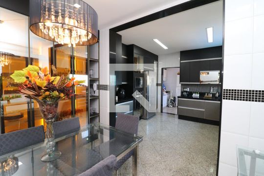 Cozinha de casa à venda com 3 quartos, 450m² em Jardim Guanabara, Rio de Janeiro