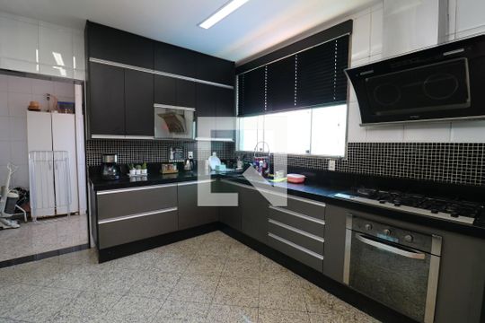 Cozinha de casa à venda com 3 quartos, 450m² em Jardim Guanabara, Rio de Janeiro