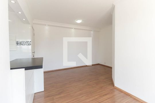 Sala de apartamento para alugar com 2 quartos, 60m² em Vila Carmosina, São Paulo