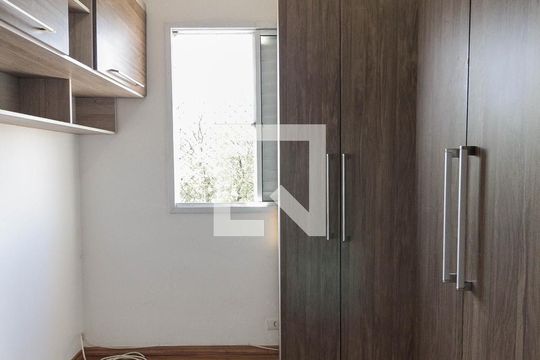Quarto 2 de apartamento para alugar com 2 quartos, 60m² em Vila Carmosina, São Paulo