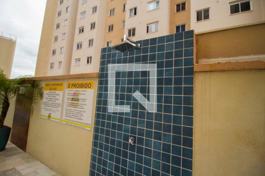 Piscina de apartamento para alugar com 2 quartos, 60m² em Vila Carmosina, São Paulo