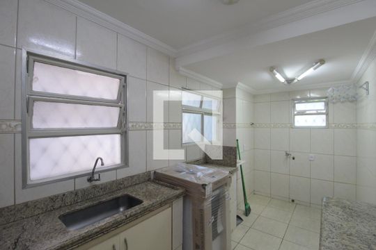 Cozinha e Área de Serviço de apartamento para alugar com 2 quartos, 68m² em Santa Amelia, Belo Horizonte
