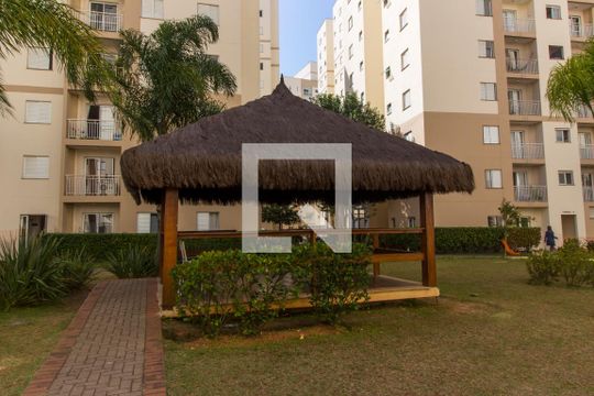 Área comum de apartamento para alugar com 2 quartos, 63m² em Jardim Tupanci, Barueri