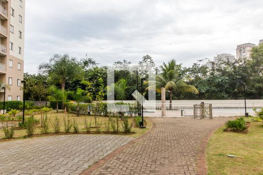Área comum de apartamento para alugar com 2 quartos, 63m² em Jardim Tupanci, Barueri