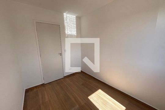 Quarto 1 de apartamento para alugar com 2 quartos, 41m² em Jardim da Gloria, Cotia