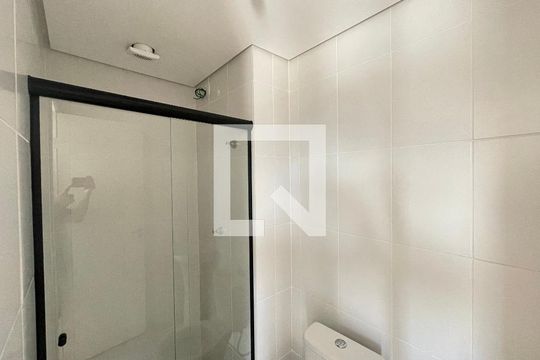 Banheiro de apartamento para alugar com 2 quartos, 41m² em Jardim da Gloria, Cotia