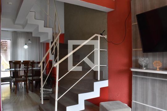Sala de casa de condomínio à venda com 3 quartos, 110m² em Santa Cândida, Curitiba