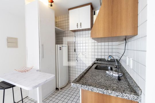 Cozinha de kitnet/studio para alugar com 1 quarto, 28m² em Perdizes, São Paulo