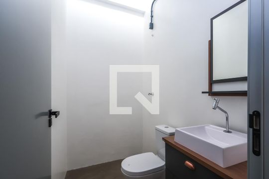 Casa 2 - Banheiro de casa de condomínio à venda com 5 quartos, 180m² em Cursino, São Paulo