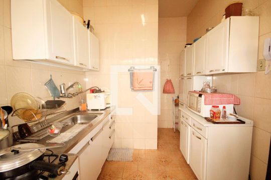 Cozinha de apartamento à venda com 3 quartos, 113m² em Santo Antônio, Belo Horizonte