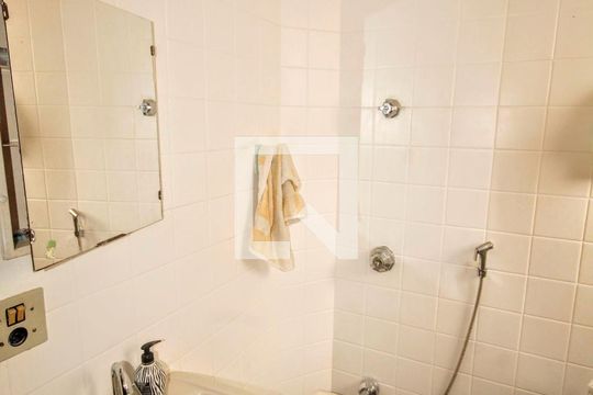 Banheiro de apartamento à venda com 3 quartos, 113m² em Santo Antônio, Belo Horizonte