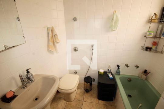 Banheiro de apartamento à venda com 3 quartos, 113m² em Santo Antônio, Belo Horizonte