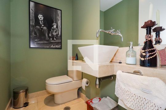 Lavabo de apartamento para alugar com 3 quartos, 210m² em Jardim Vitoria Regia, São Paulo