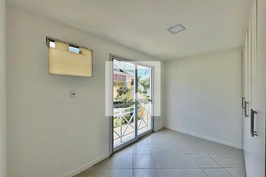 Suíte 1 de casa de condomínio para alugar com 4 quartos, 200m² em Recreio dos Bandeirantes, Rio de Janeiro