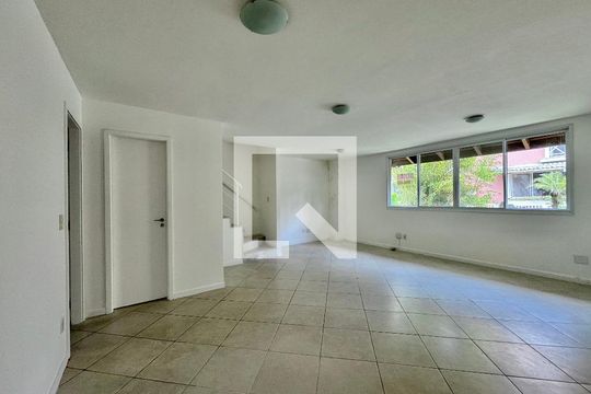 Casa de Condomínio para alugar com 4 quartos, 200m² em Recreio dos Bandeirantes, Rio de Janeiro