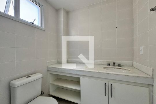 Suíte 1 - Banheiro de casa de condomínio para alugar com 4 quartos, 200m² em Recreio dos Bandeirantes, Rio de Janeiro