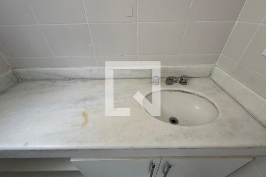 Suíte 1 - Banheiro de casa de condomínio para alugar com 4 quartos, 200m² em Recreio dos Bandeirantes, Rio de Janeiro