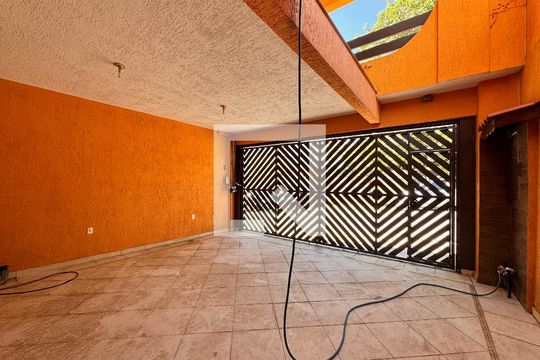 Garagem de casa para alugar com 3 quartos, 350m² em Vila Eldízia, Santo André