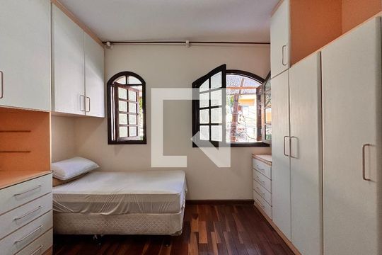 Quarto 1 de casa para alugar com 3 quartos, 350m² em Vila Eldízia, Santo André