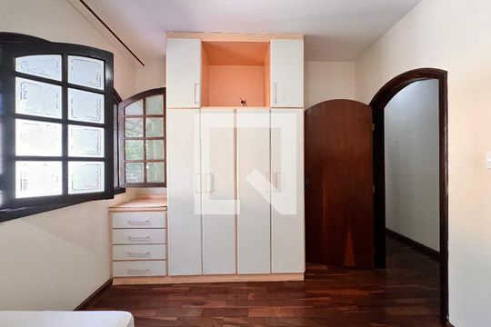 Quarto 1 de casa para alugar com 3 quartos, 350m² em Vila Eldízia, Santo André