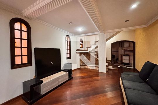 Casa para alugar com 3 quartos, 350m² em Vila Eldízia, Santo André