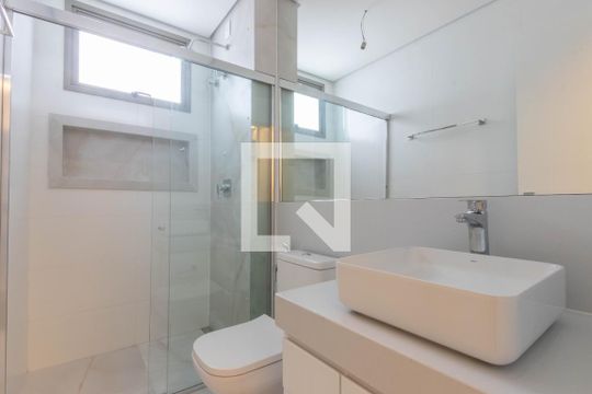 Banheiro de apartamento à venda com 2 quartos, 66m² em Santo Agostinho, Belo Horizonte