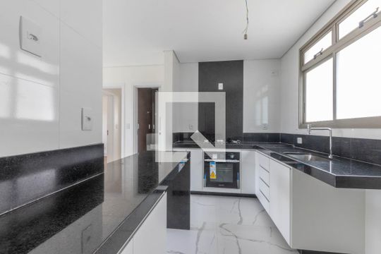 Cozinha de apartamento à venda com 2 quartos, 66m² em Santo Agostinho, Belo Horizonte