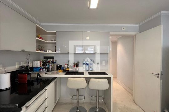 Cozinha de apartamento à venda com 3 quartos, 145m² em Consolação, São Paulo