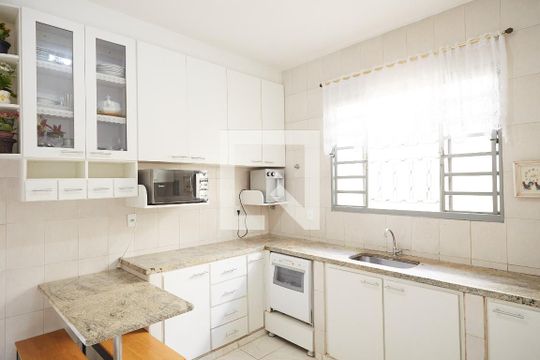 Cozinha de casa à venda com 3 quartos, 175m² em Nova Vista, Belo Horizonte