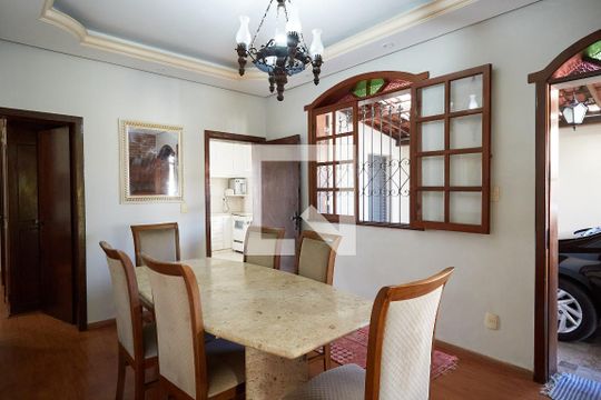 Sala de casa à venda com 3 quartos, 175m² em Nova Vista, Belo Horizonte