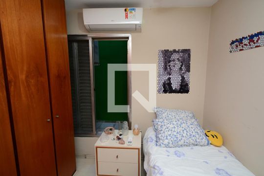 Quarto 2 de casa à venda com 3 quartos, 220m² em Vila Campo Grande, São Paulo
