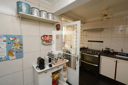 Cozinha de casa à venda com 3 quartos, 220m² em Vila Campo Grande, São Paulo